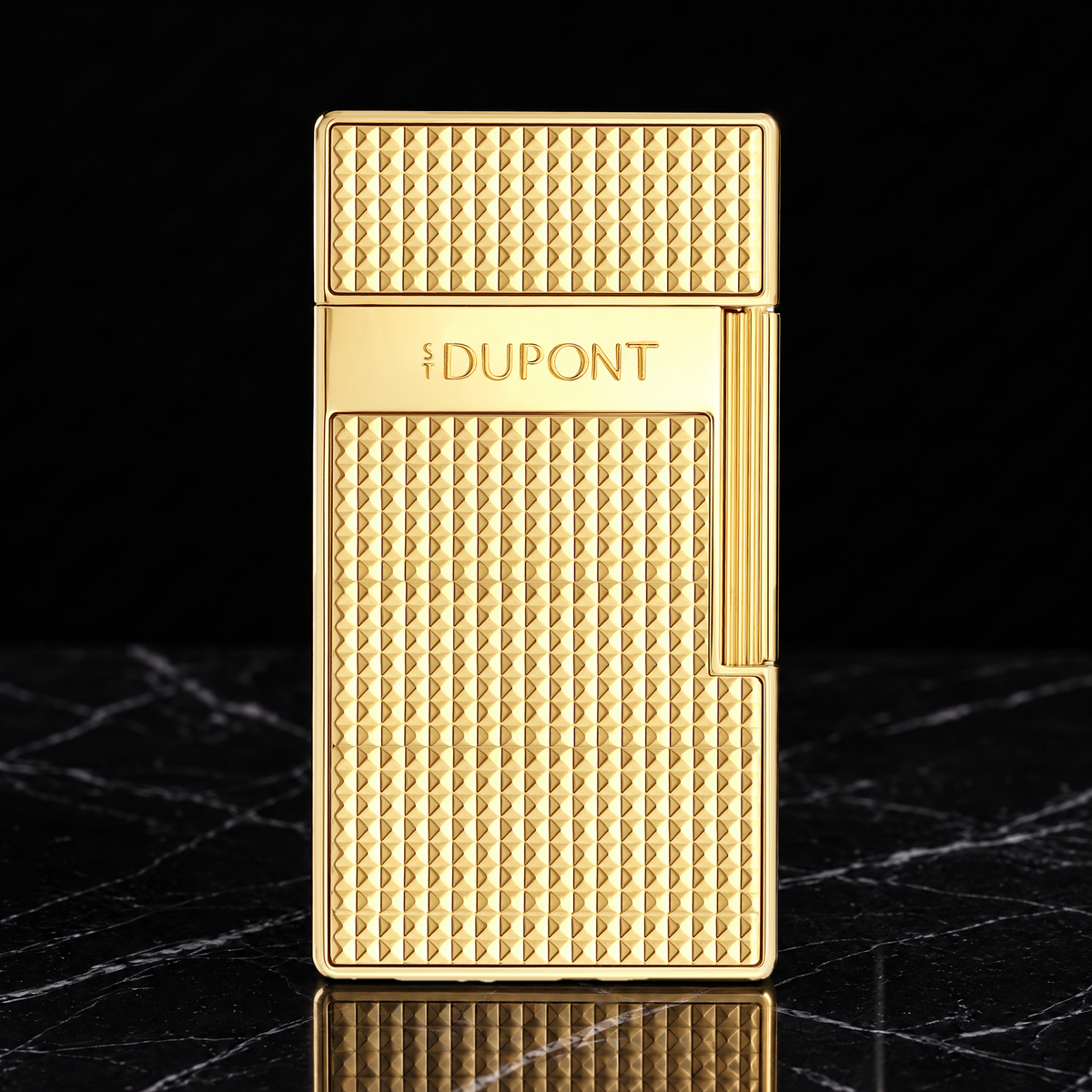 S.T. Dupont Biggy Lighter, Diamond Head guilloché, gold finish
