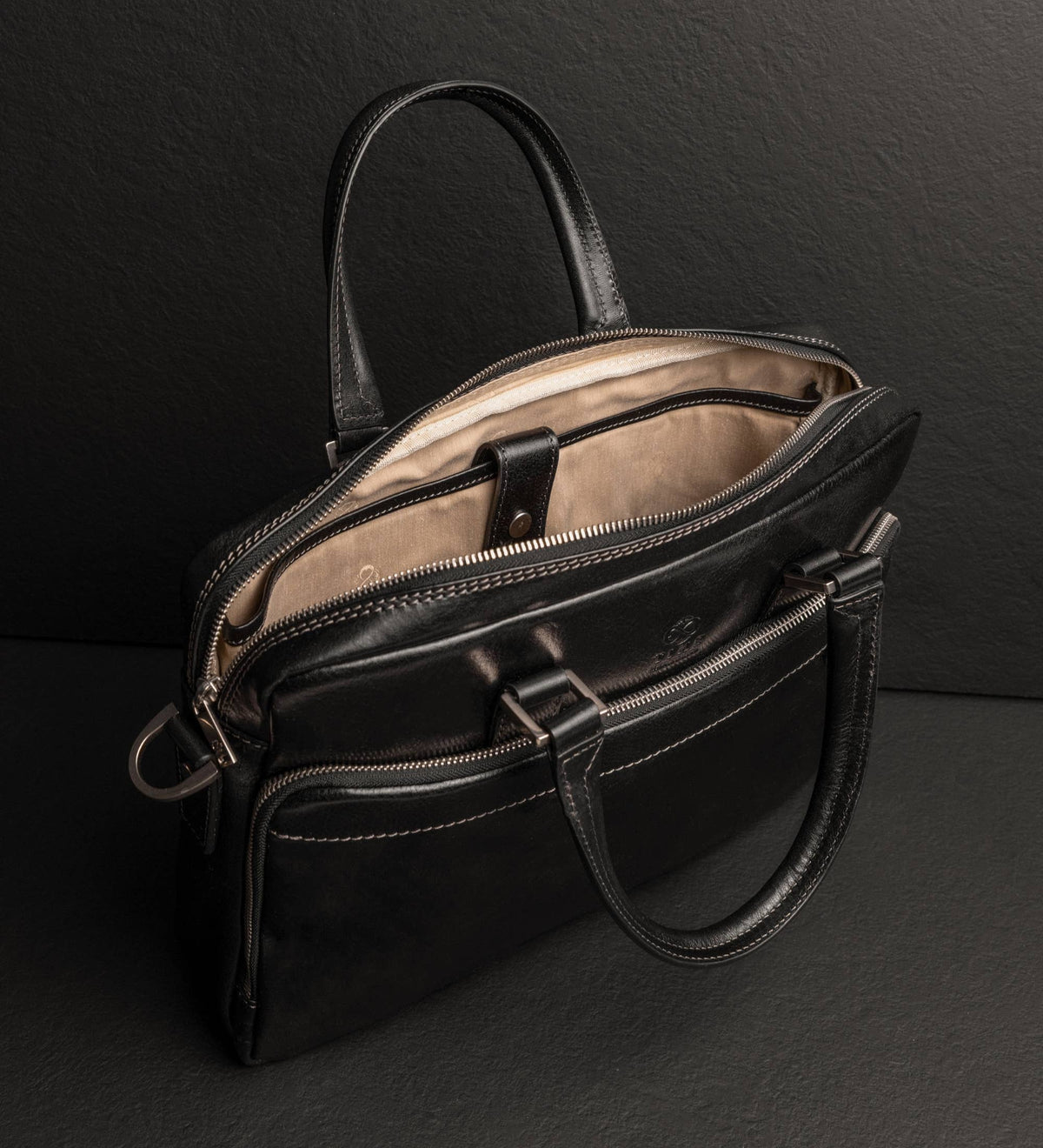 Orlando black leather laptop briefcase in Italian Vachetta (Time Resistance) — view 5