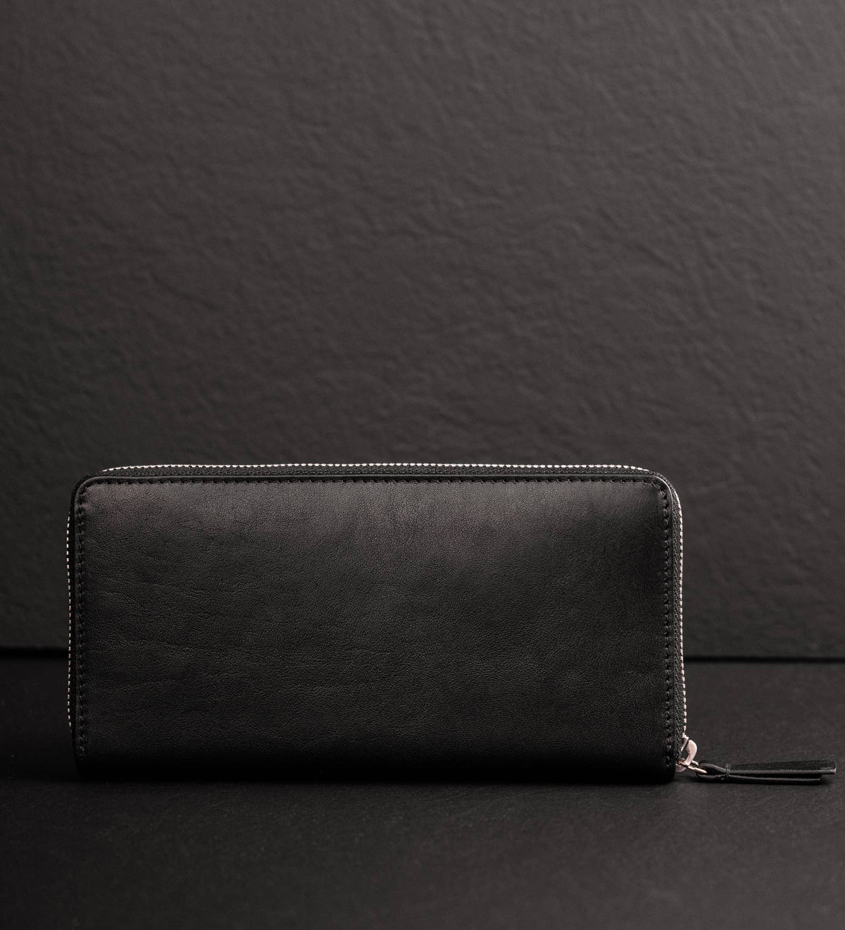 Excellent Women black leather continental zip-around wallet in Italian Vachetta (Time Resistance) — view 6