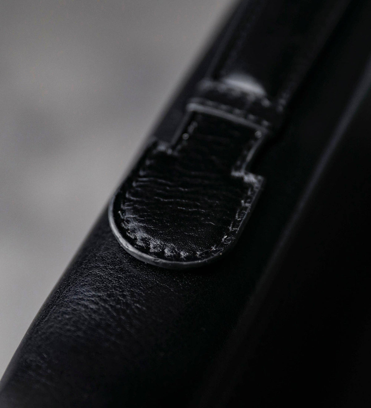 Joy in the Morning — close-up of the top carry handle