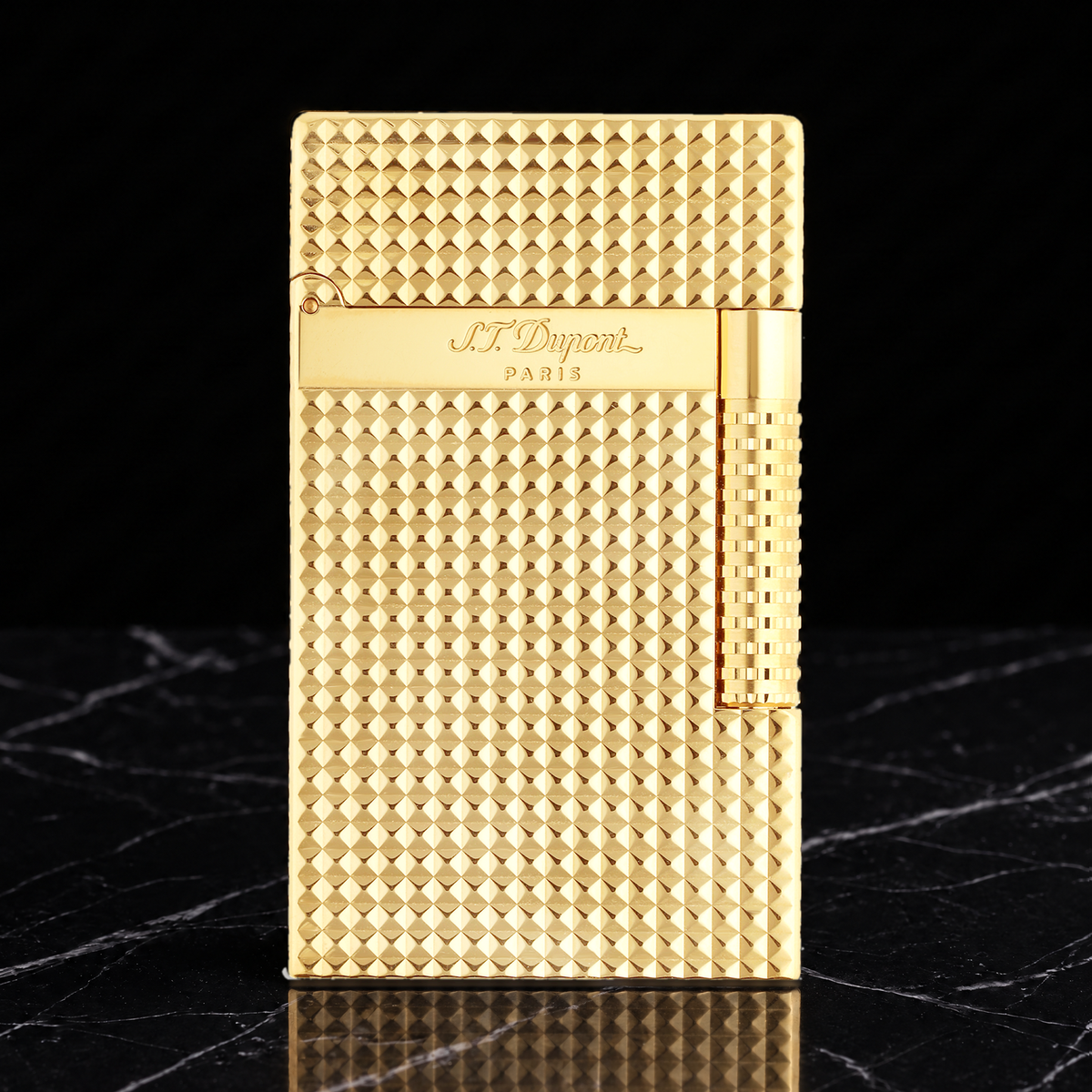 S.T. Dupont Le Grand Lighter, Diamond Head guilloché, Yellow Gold finish