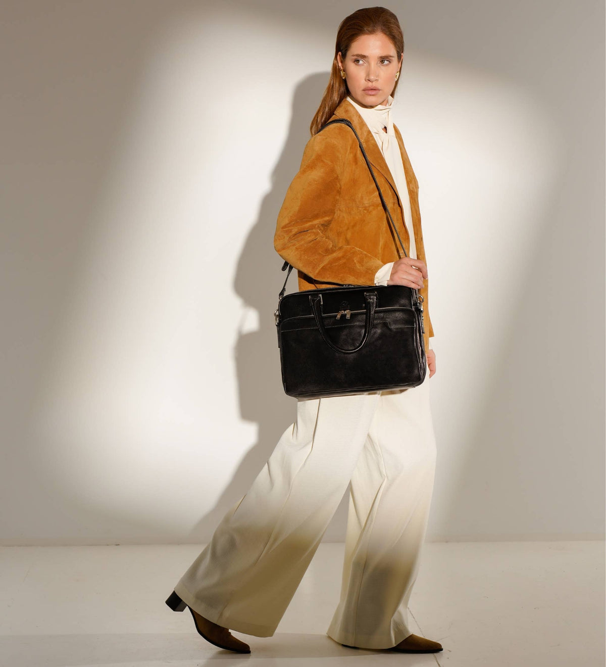 Orlando black leather laptop briefcase in Italian Vachetta (Time Resistance) — view 11