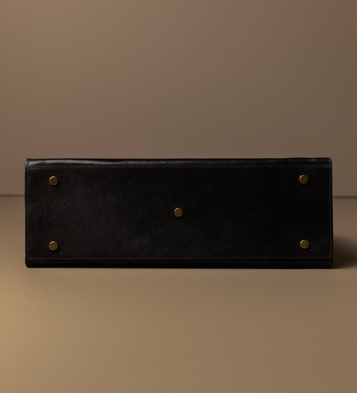 Shirley — base panel with protective metal studs