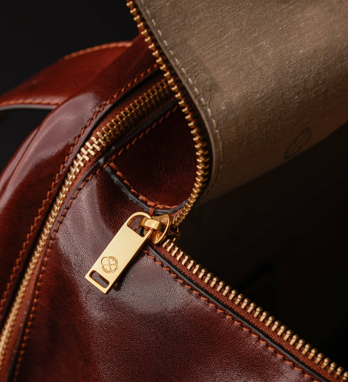 A Bend in the River brown women's leather backpack in Italian Vachetta (Time Resistance) — view 5
