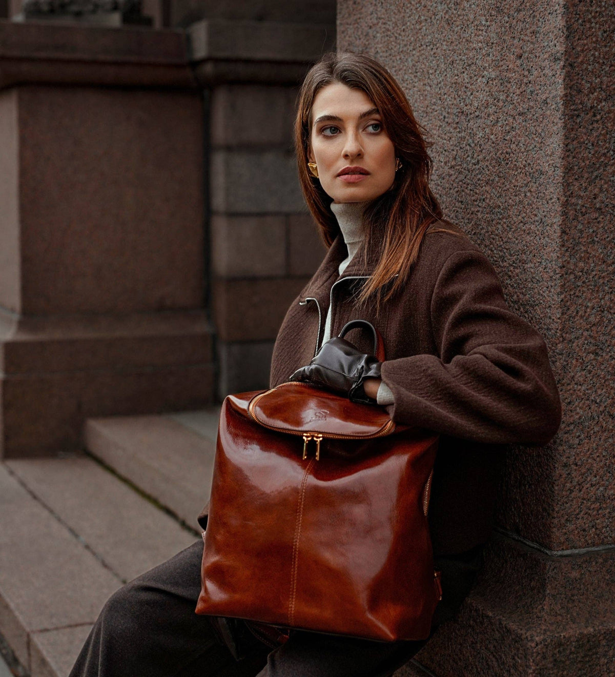 A Bend in the River brown women's leather backpack in Italian Vachetta (Time Resistance) — view 11