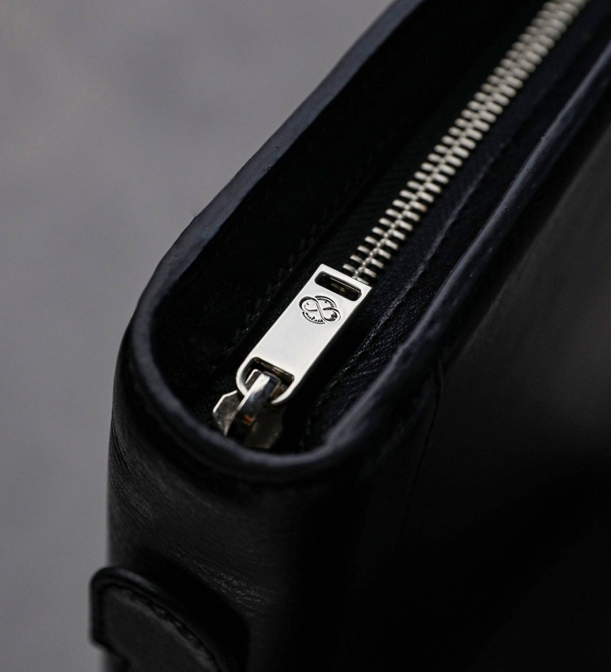 Joy in the Morning — close-up of the zip closure