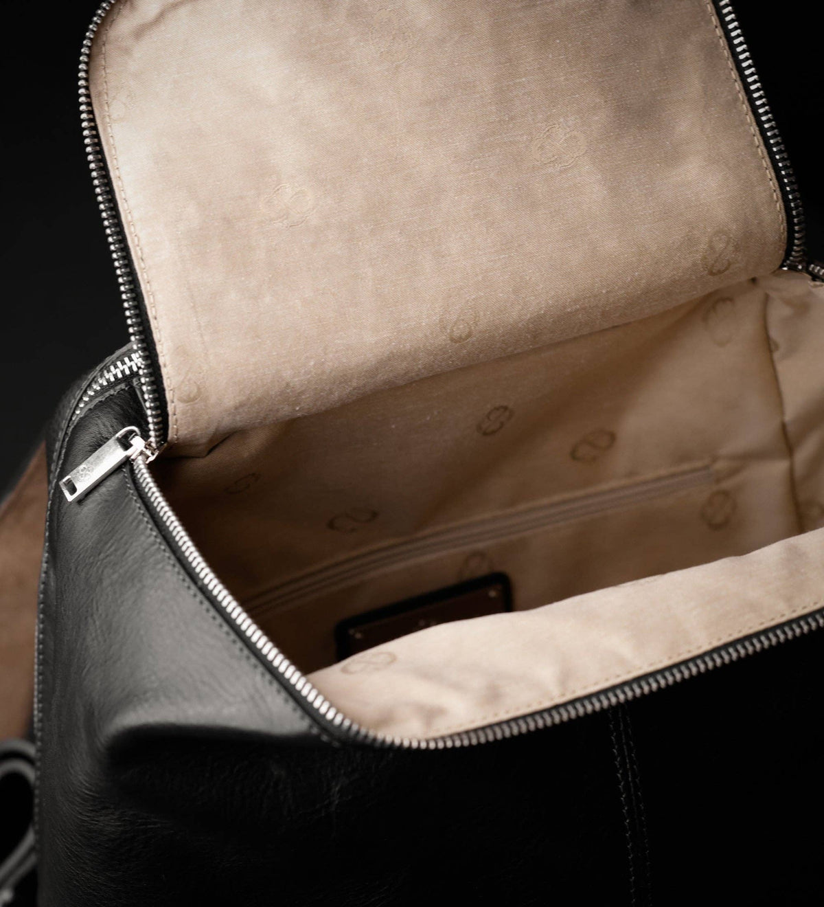 A Bend in the River black women's leather backpack in Italian Vachetta (Time Resistance) — view 6