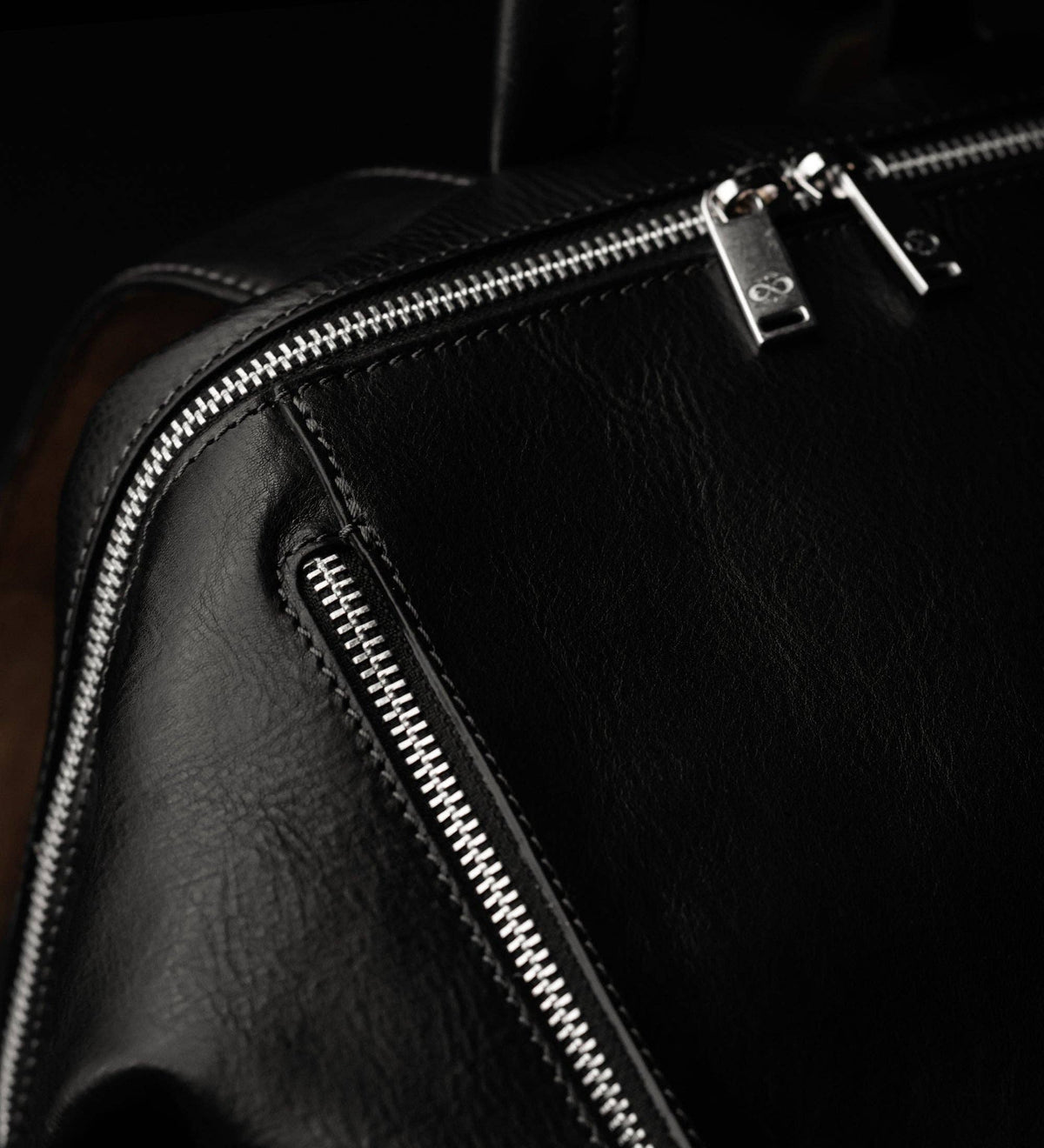 A Bend in the River black women's leather backpack in Italian Vachetta (Time Resistance) — view 4