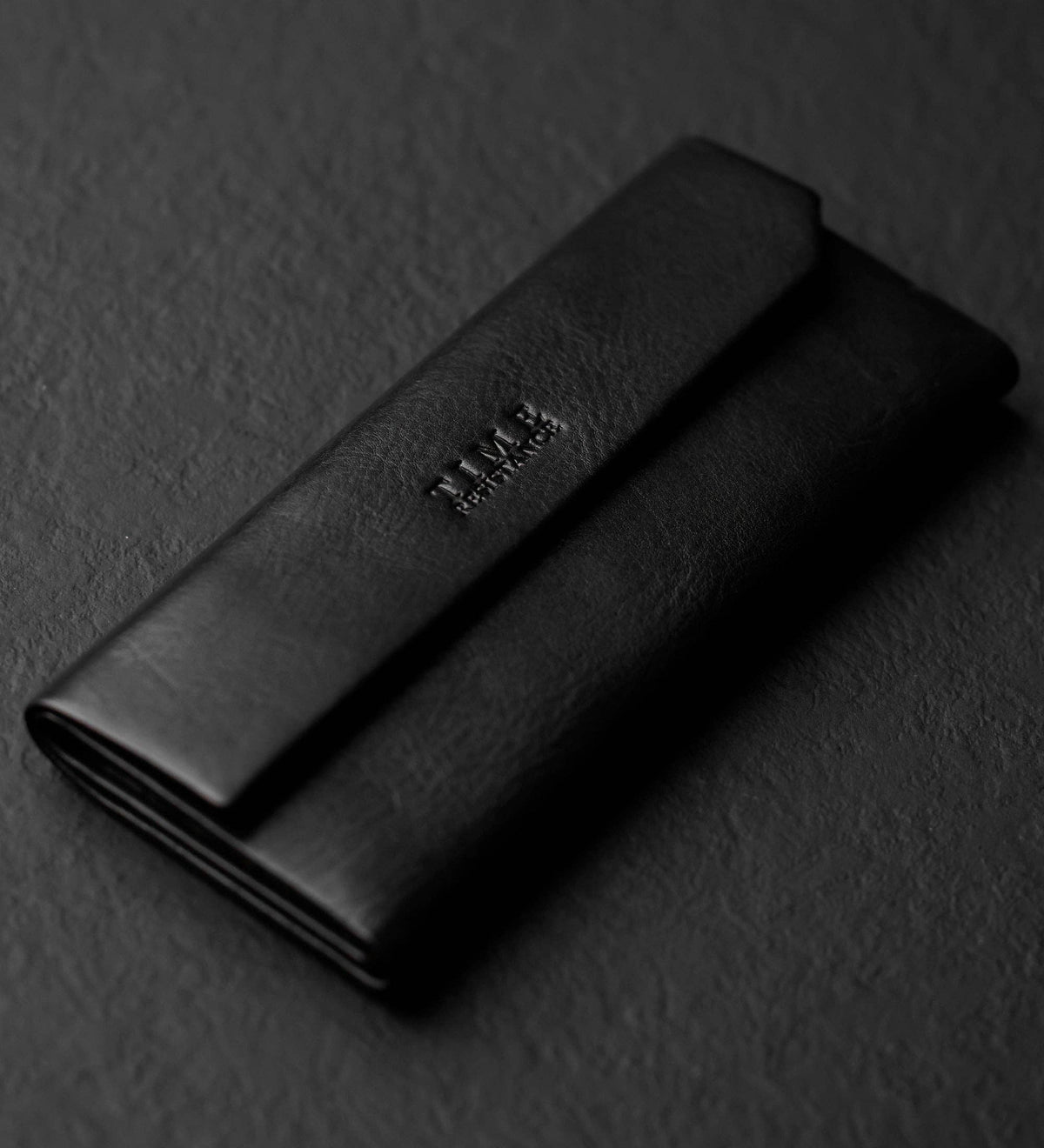 The Riddle of the Sands black leather glasses case in Italian Vachetta (Time Resistance) — view 4
