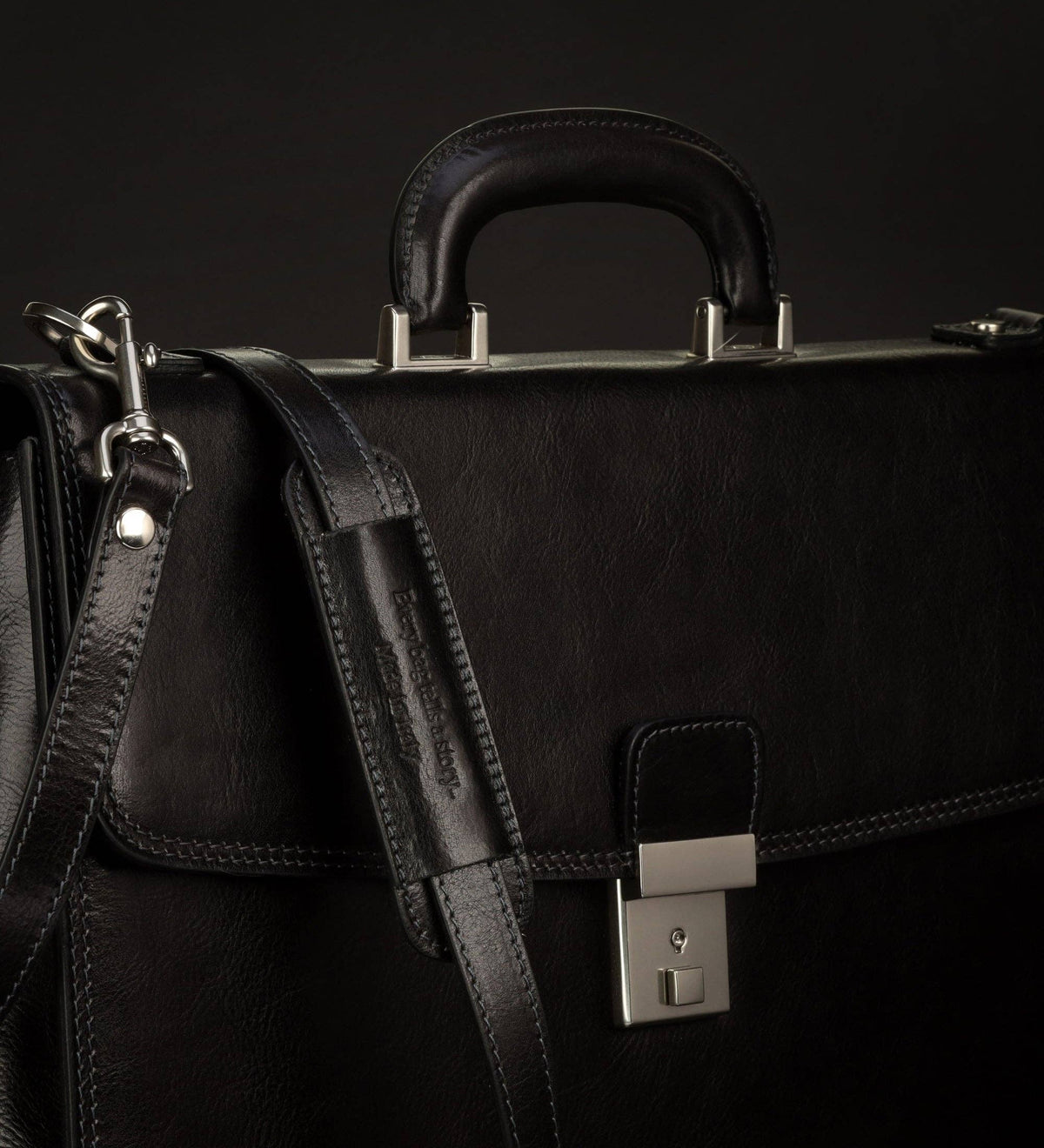 The Sound of the Mountain black leather briefcase in Italian Vachetta (Time Resistance) — view 5