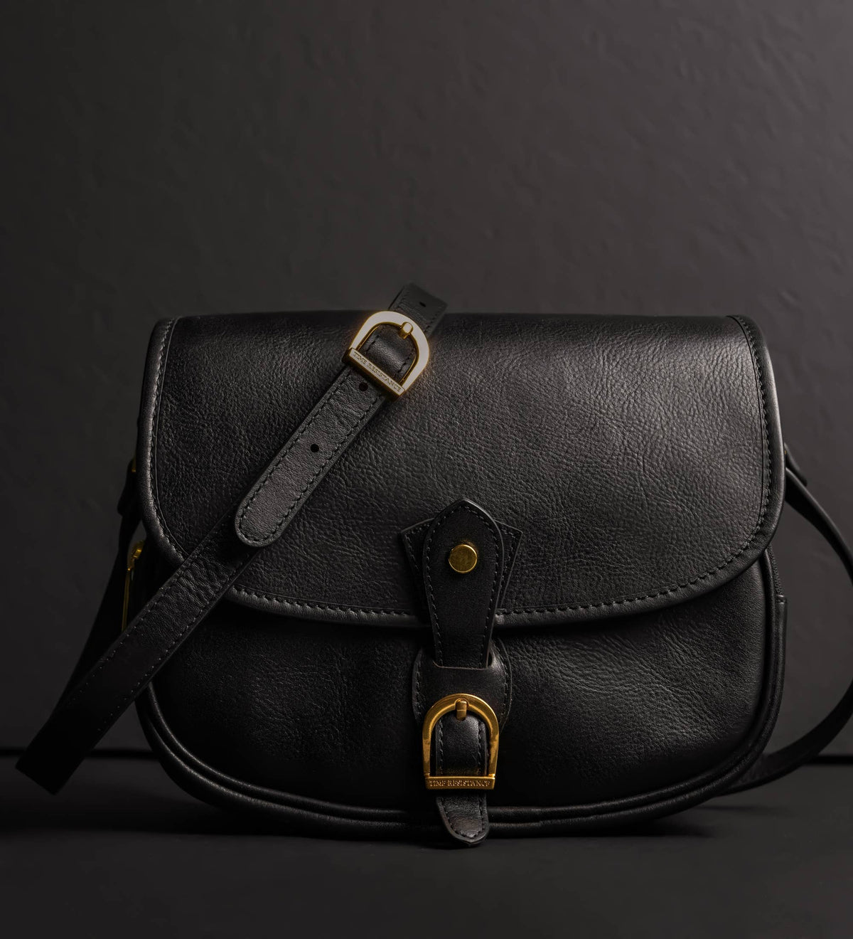 Women in Love black leather saddle bag in Italian Vachetta (Time Resistance) — view 3