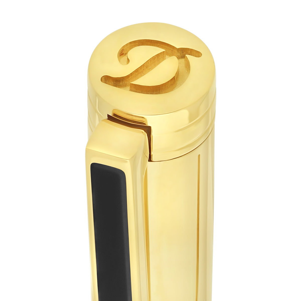 Close-up of the S.T. Dupont Classique cap top with the engraved D and the articulated black lacquer clip