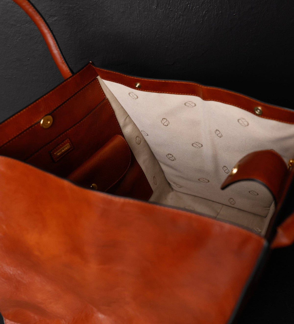 The Woman in White cognac brown leather tote in Italian Vachetta (Time Resistance) — view 10